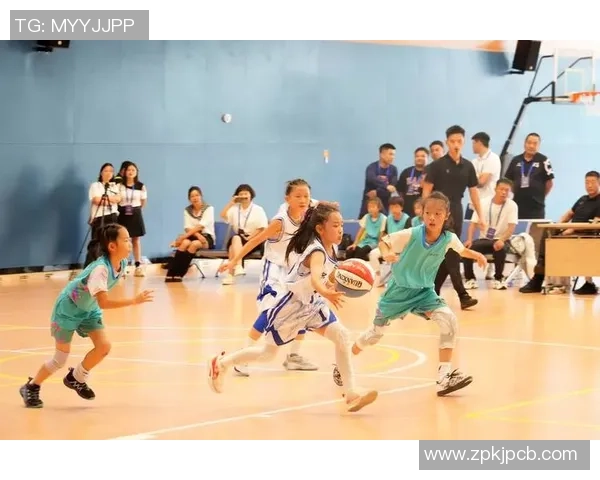 以篮球为核心探索团队协作精神与竞技激情的完美融合之道 以篮球为核心探索团队协作精神与竞技激情的完美融合之道