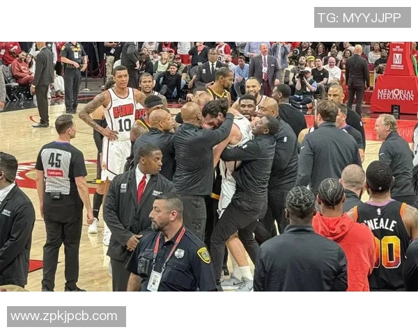 独行侠鏖战凯尔特人巅峰对决演绎攻防智慧谁能笑到最后