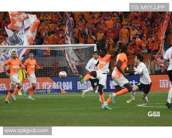 长春亚泰迎强劲对手鏖战绿茵赛场聚焦精彩对决全力争夺胜利